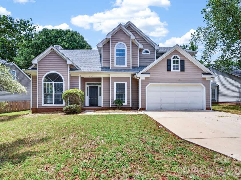 8511 Albury Walk Lane, Charlotte, NC 28277.  MLS# CAR4403650, YatesRealty ID 36880. 