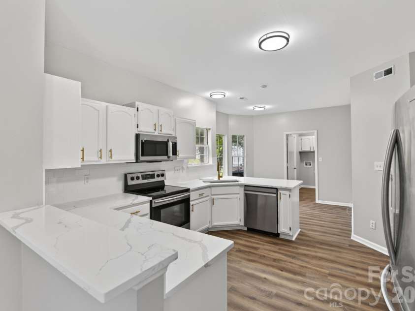 8511 Albury Walk Lane, Charlotte, NC 28277.  MLS# CAR4403650, YatesRealty ID 36880. 