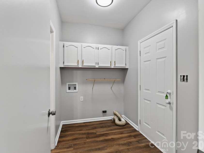 8511 Albury Walk Lane, Charlotte, NC 28277.  MLS# CAR4403650, YatesRealty ID 36880. 