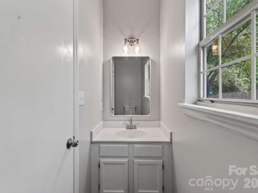 8511 Albury Walk Lane, Charlotte, NC 28277.  MLS# CAR4403650, YatesRealty ID 36880. 