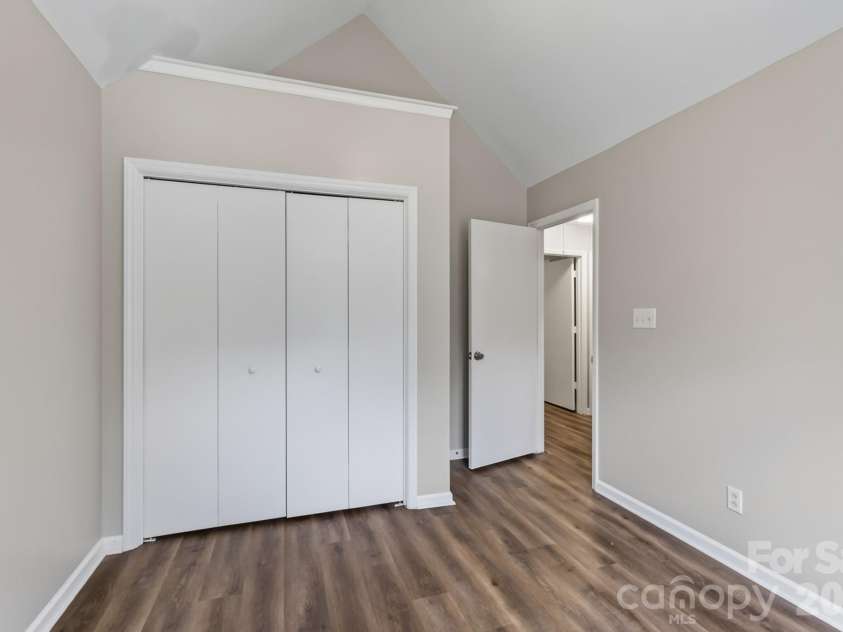 8511 Albury Walk Lane, Charlotte, NC 28277.  MLS# CAR4403650, YatesRealty ID 36880. 