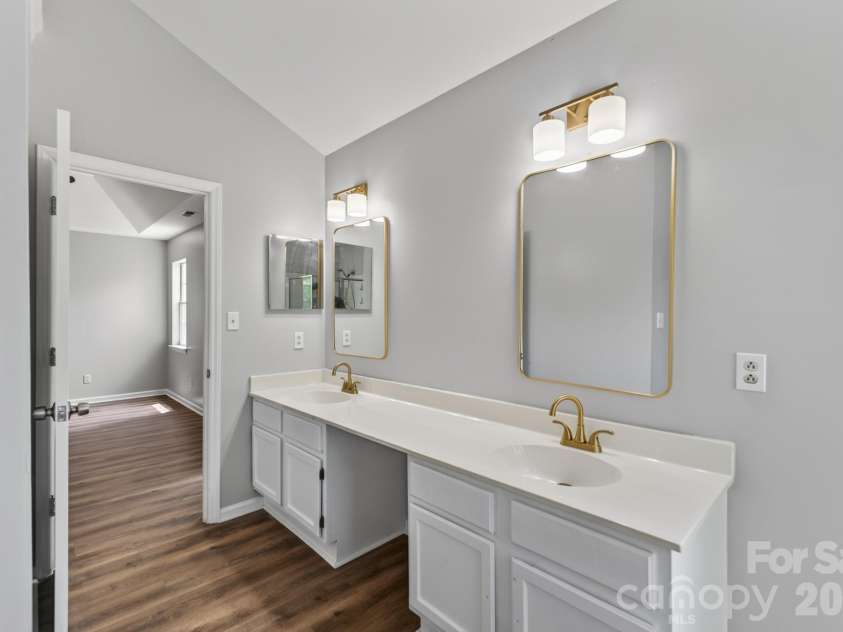 8511 Albury Walk Lane, Charlotte, NC 28277.  MLS# CAR4403650, YatesRealty ID 36880. 