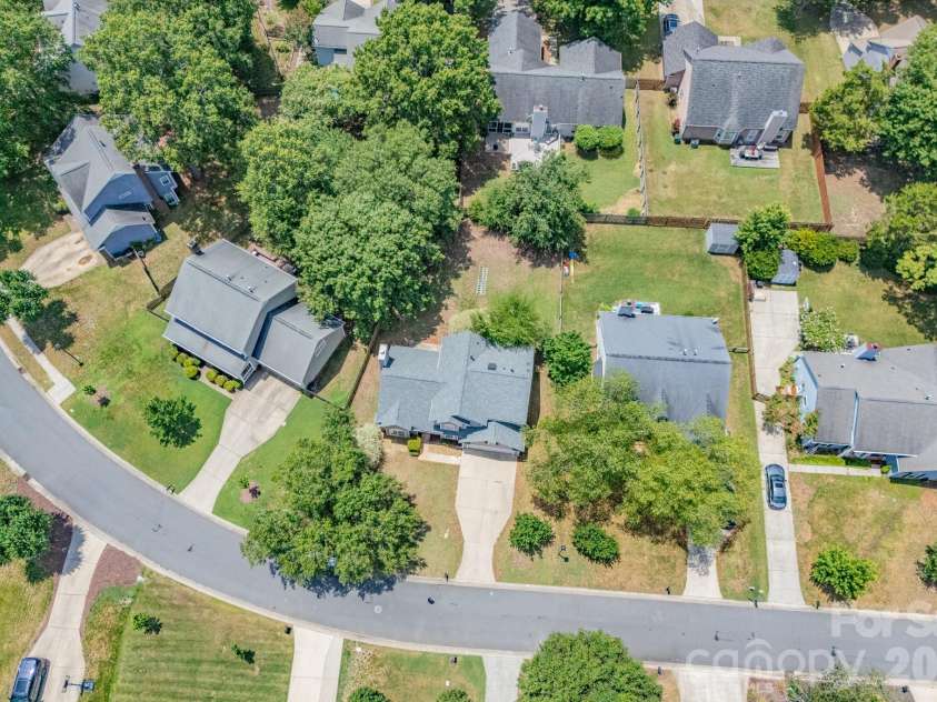 8511 Albury Walk Lane, Charlotte, NC 28277.  MLS# CAR4403650, YatesRealty ID 36880. 