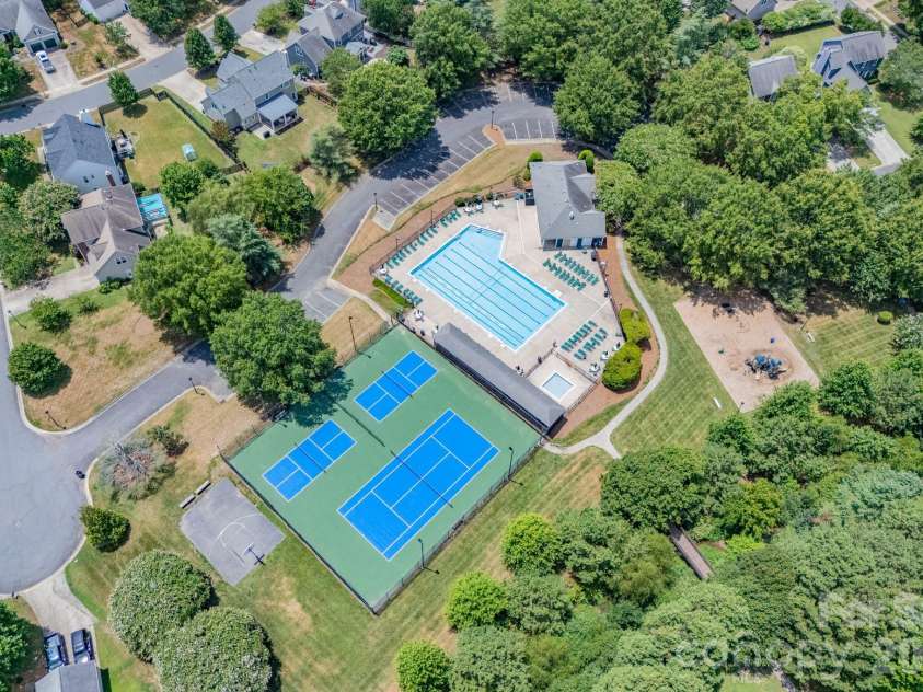 8511 Albury Walk Lane, Charlotte, NC 28277.  MLS# CAR4403650, YatesRealty ID 36880. 
