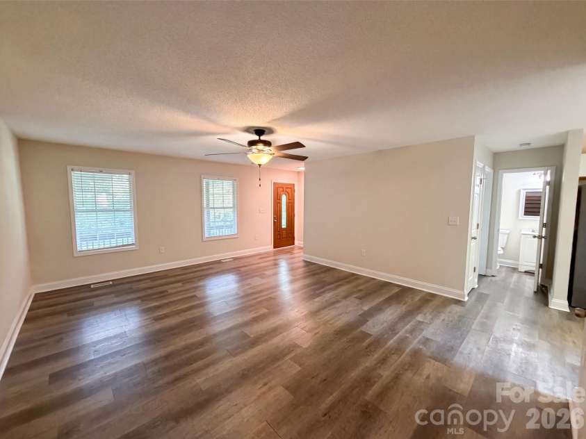 930 Marshall Drive, Concord, NC 28027.  MLS# CAR4404143, YatesRealty ID 36881. 