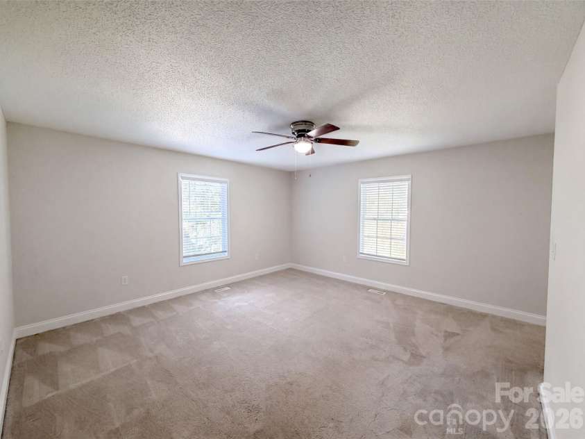 930 Marshall Drive, Concord, NC 28027.  MLS# CAR4404143, YatesRealty ID 36881. 