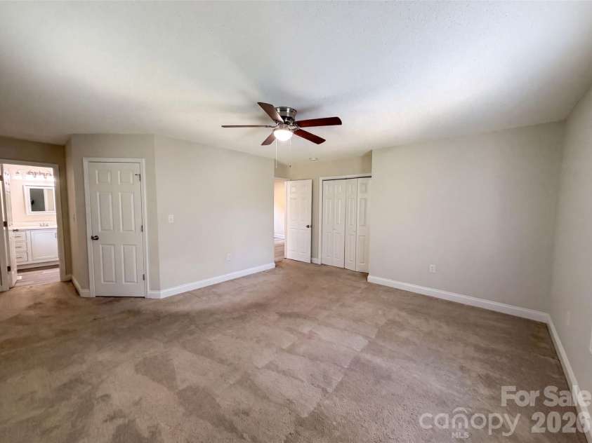 930 Marshall Drive, Concord, NC 28027.  MLS# CAR4404143, YatesRealty ID 36881. 