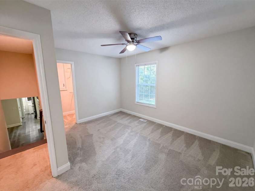 930 Marshall Drive, Concord, NC 28027.  MLS# CAR4404143, YatesRealty ID 36881. 