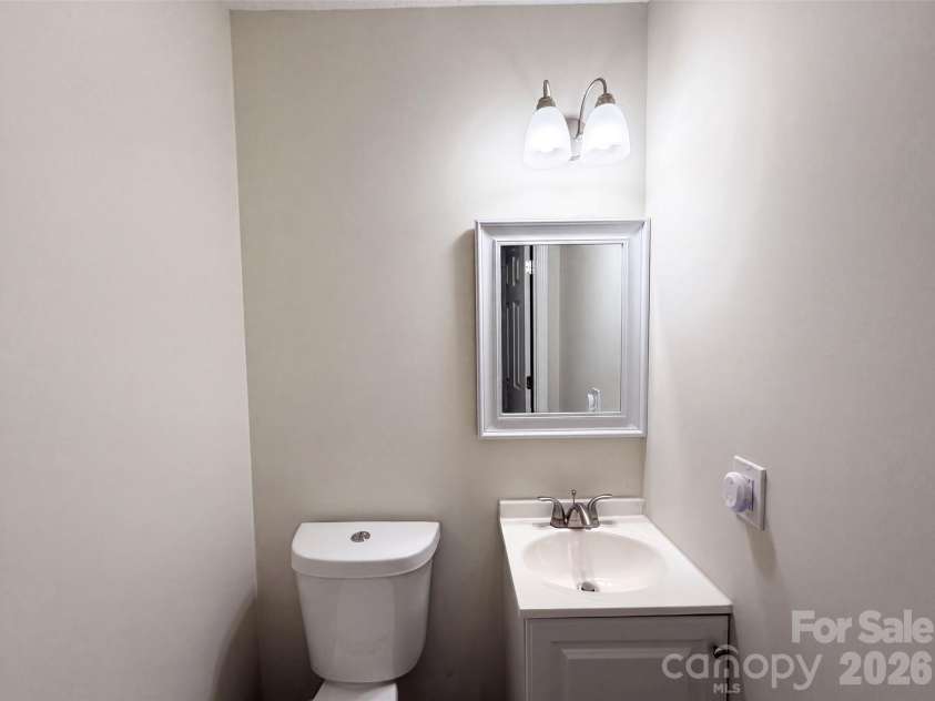 930 Marshall Drive, Concord, NC 28027.  MLS# CAR4404143, YatesRealty ID 36881. 
