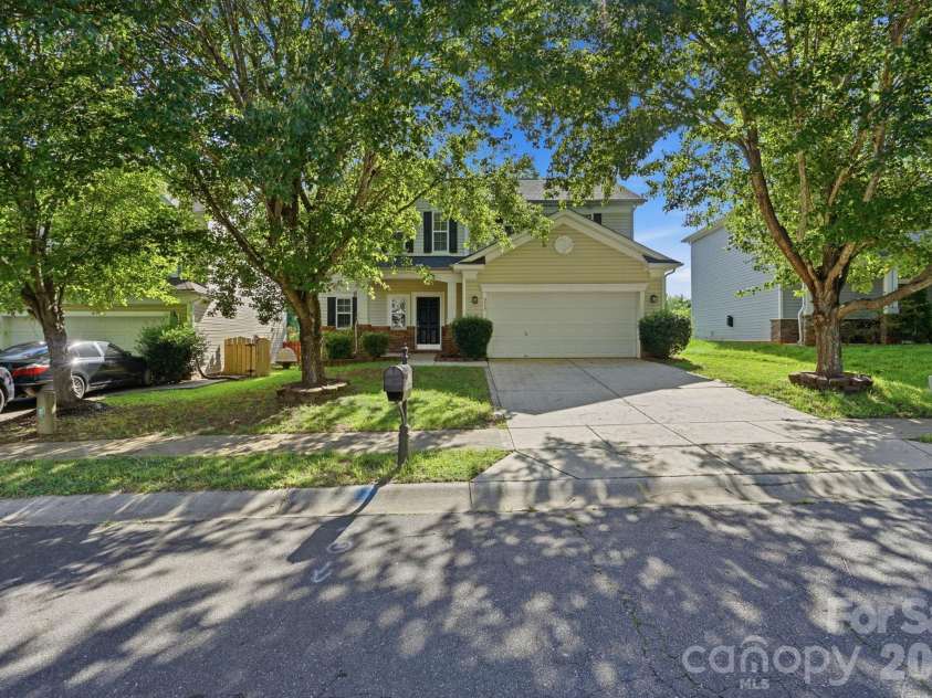 9237 Seamill Road, Charlotte, NC 28278.  MLS# CAR4402343, YatesRealty ID 36882. 
