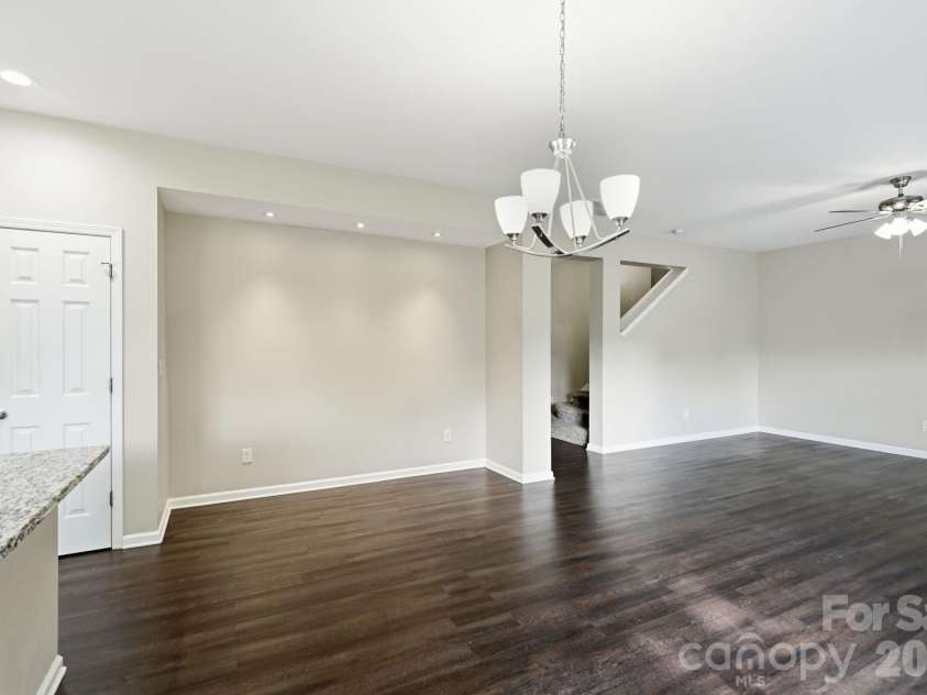 9237 Seamill Road, Charlotte, NC 28278.  MLS# CAR4402343, YatesRealty ID 36882. 