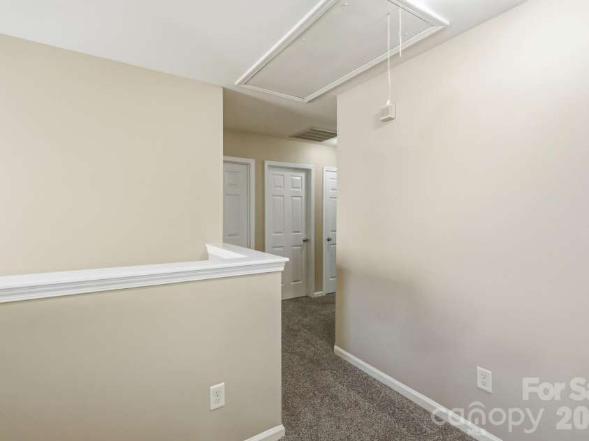 9237 Seamill Road, Charlotte, NC 28278.  MLS# CAR4402343, YatesRealty ID 36882. 
