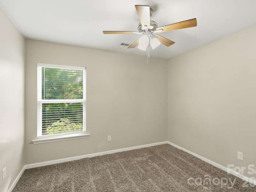 9237 Seamill Road, Charlotte, NC 28278.  MLS# CAR4402343, YatesRealty ID 36882. 