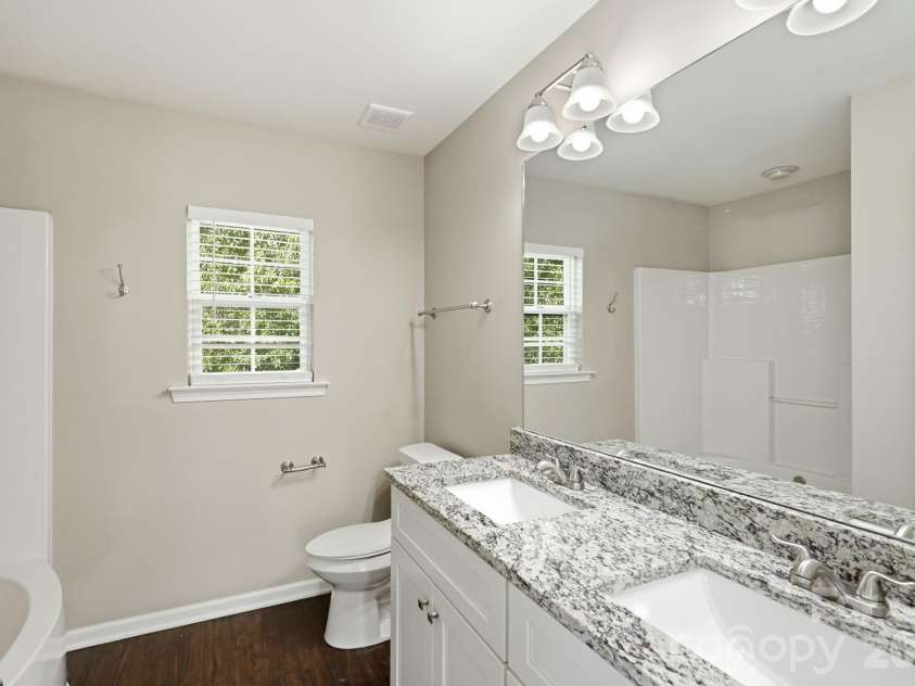 9237 Seamill Road, Charlotte, NC 28278.  MLS# CAR4402343, YatesRealty ID 36882. 