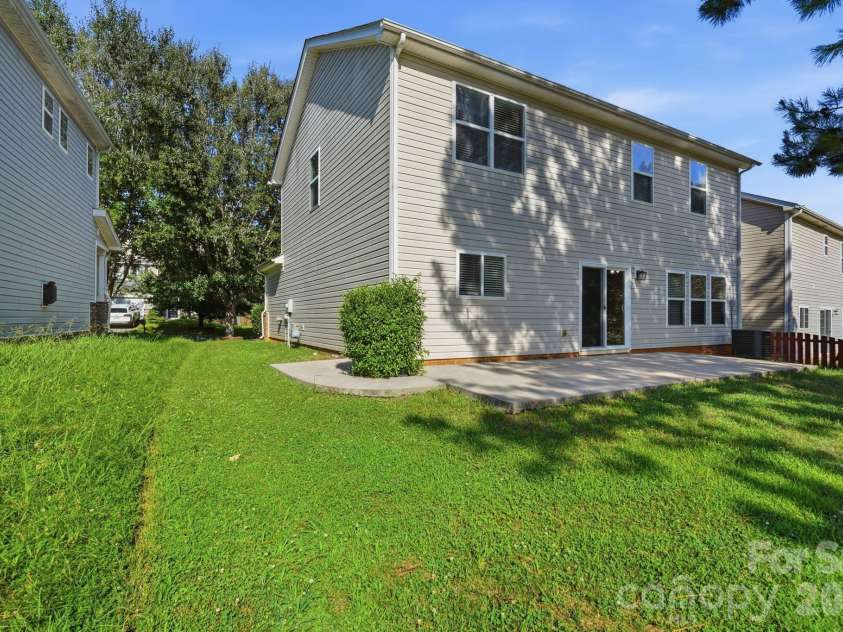 9237 Seamill Road, Charlotte, NC 28278.  MLS# CAR4402343, YatesRealty ID 36882. 