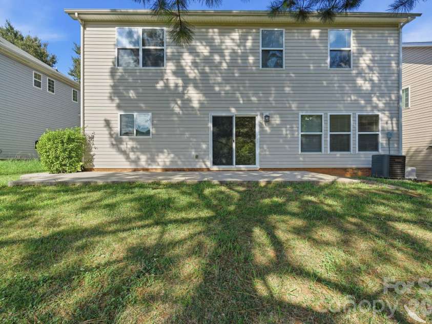 9237 Seamill Road, Charlotte, NC 28278.  MLS# CAR4402343, YatesRealty ID 36882. 