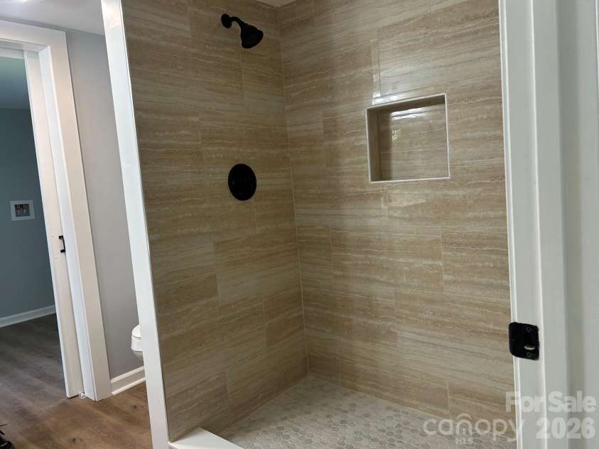 1150 Radcliff Road, Chester, SC 29706.  MLS# CAR4401504, YatesRealty ID 36885. PRIMARY BATH DOWN SHOWER
