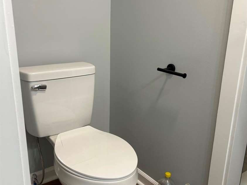 1150 Radcliff Road, Chester, SC 29706.  MLS# CAR4401504, YatesRealty ID 36885. PRIMARY DOWN COMMODE