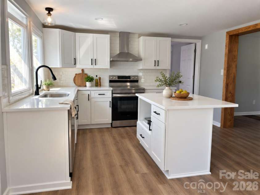 1150 Radcliff Road, Chester, SC 29706.  MLS# CAR4401504, YatesRealty ID 36885. STAGED KITCHEN AREA BY CHATGPT /AI