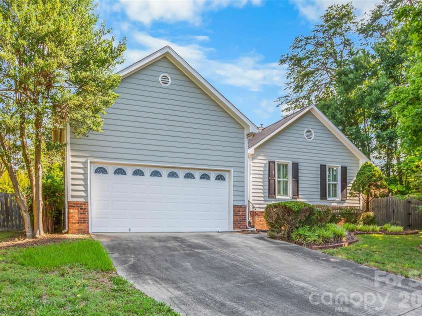 4126 Carroll Ridge Court, High Point, NC 27265.  MLS# CAR4403857, YatesRealty ID 36886. 
