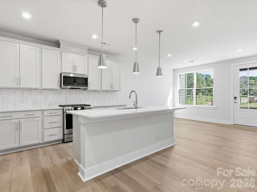 321 Ardmore Drive, Belmont, NC 28012.  MLS# CAR4404209, YatesRealty ID 36887. Light filled kitchen