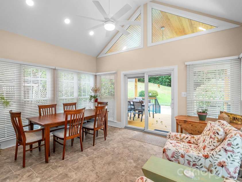 209 SouthFork Lane, Belmont, NC 28012.  MLS# CAR4404207, YatesRealty ID 36888. 
