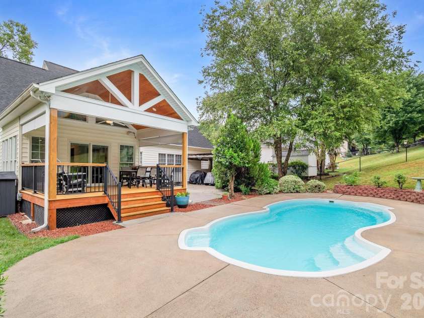 209 SouthFork Lane, Belmont, NC 28012.  MLS# CAR4404207, YatesRealty ID 36888. 