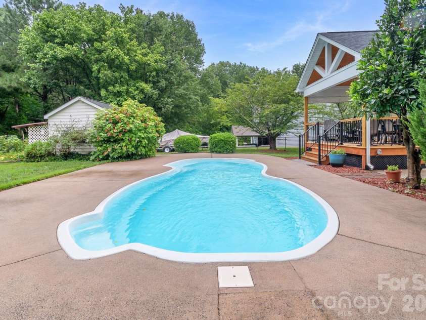 209 SouthFork Lane, Belmont, NC 28012.  MLS# CAR4404207, YatesRealty ID 36888. 
