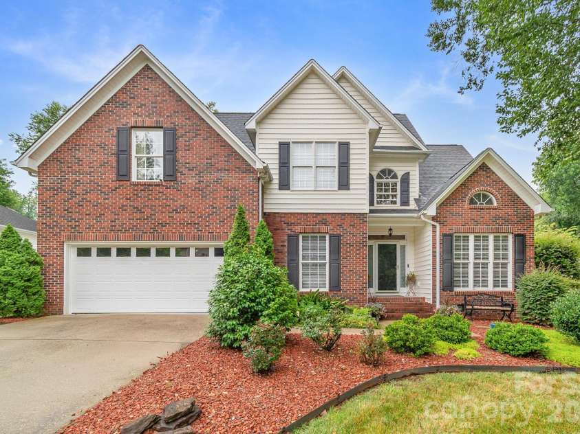 209 SouthFork Lane, Belmont, NC 28012.  MLS# CAR4404207, YatesRealty ID 36888. 