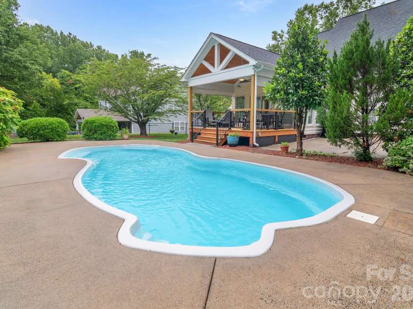 209 SouthFork Lane, Belmont, NC 28012.  MLS# CAR4404207, YatesRealty ID 36888. 