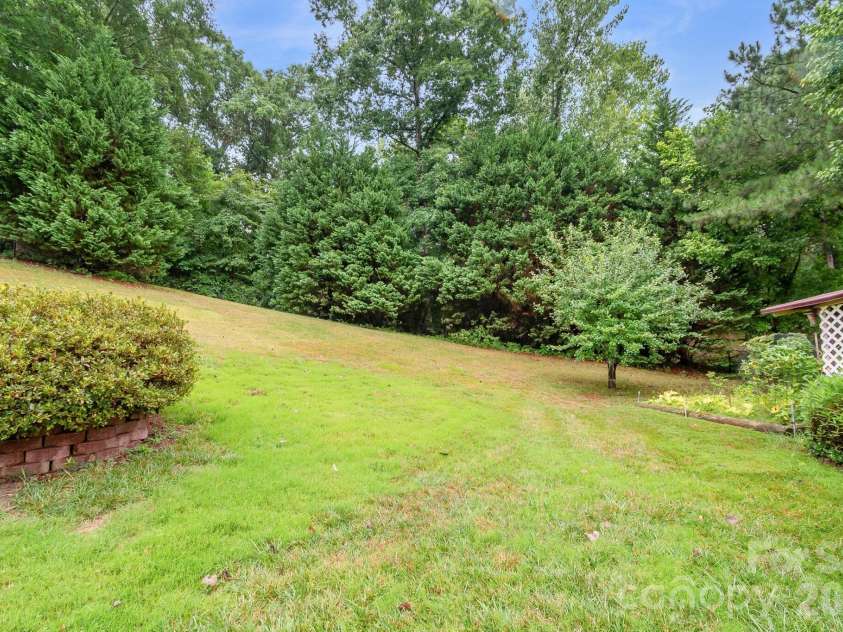 209 SouthFork Lane, Belmont, NC 28012.  MLS# CAR4404207, YatesRealty ID 36888. 