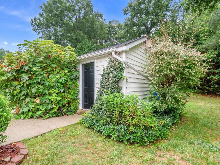 209 SouthFork Lane, Belmont, NC 28012.  MLS# CAR4404207, YatesRealty ID 36888. 