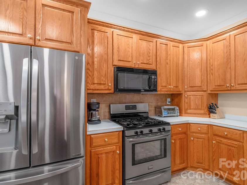 209 SouthFork Lane, Belmont, NC 28012.  MLS# CAR4404207, YatesRealty ID 36888. 