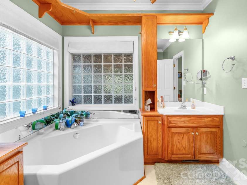 209 SouthFork Lane, Belmont, NC 28012.  MLS# CAR4404207, YatesRealty ID 36888. 