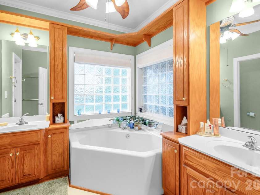 209 SouthFork Lane, Belmont, NC 28012.  MLS# CAR4404207, YatesRealty ID 36888. 