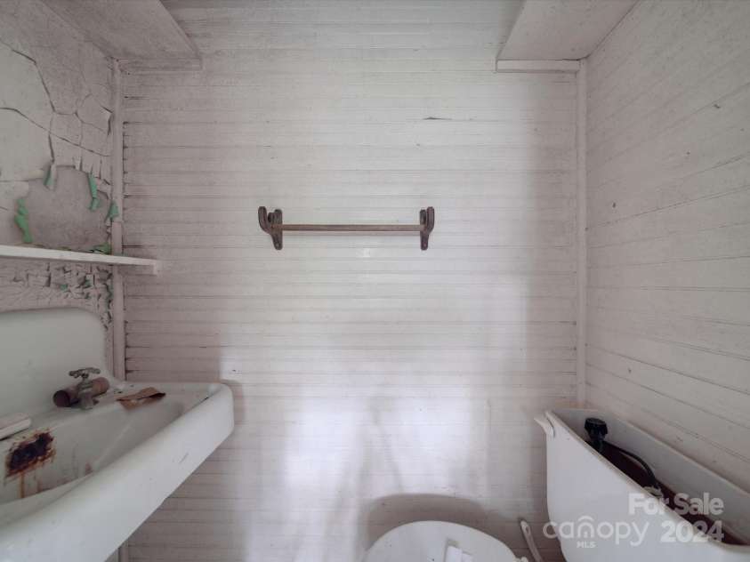 222 Leak Avenue, Wadesboro, NC 28170.  MLS# CAR4172746, YatesRealty ID 3689. 