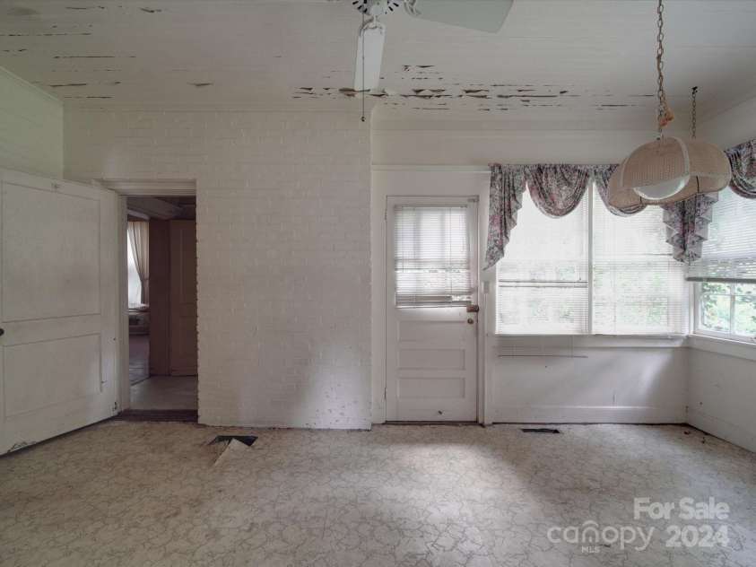 222 Leak Avenue, Wadesboro, NC 28170.  MLS# CAR4172746, YatesRealty ID 3689. 