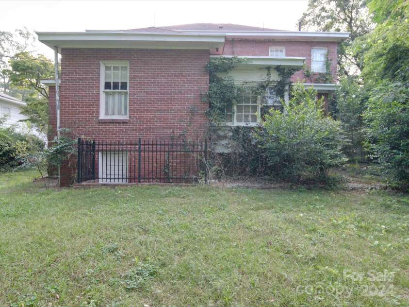 222 Leak Avenue, Wadesboro, NC 28170.  MLS# CAR4172746, YatesRealty ID 3689. 