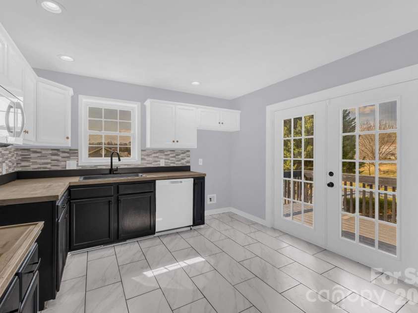 311 Meadow Drive, Morganton, NC 28655.  MLS# CAR4314467, YatesRealty ID 3689. 