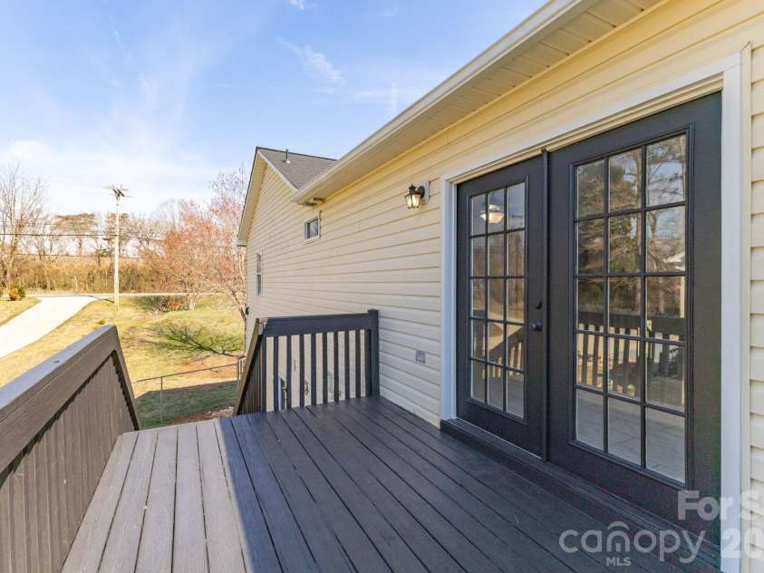 311 Meadow Drive, Morganton, NC 28655.  MLS# CAR4314467, YatesRealty ID 3689. 