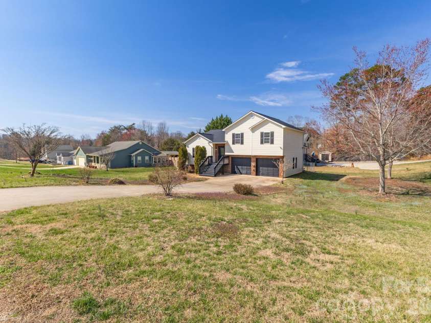 311 Meadow Drive, Morganton, NC 28655.  MLS# CAR4314467, YatesRealty ID 3689. 