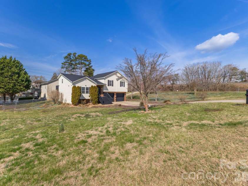 311 Meadow Drive, Morganton, NC 28655.  MLS# CAR4314467, YatesRealty ID 3689. 