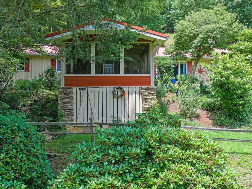 1065 Upper Pig Pen Road, Green Mountain, NC 28740.  MLS# CAR4400545, YatesRealty ID 36895. 