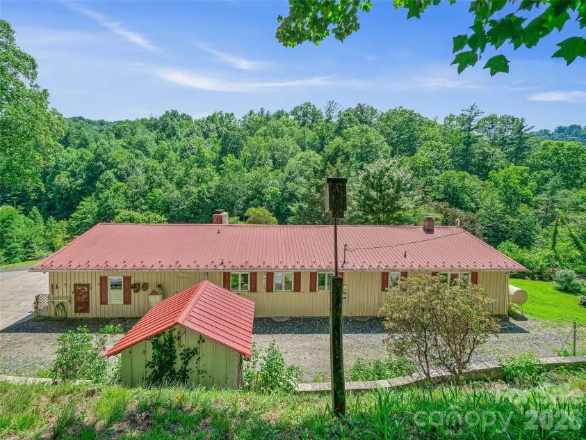 1065 Upper Pig Pen Road, Green Mountain, NC 28740.  MLS# CAR4400545, YatesRealty ID 36895. 