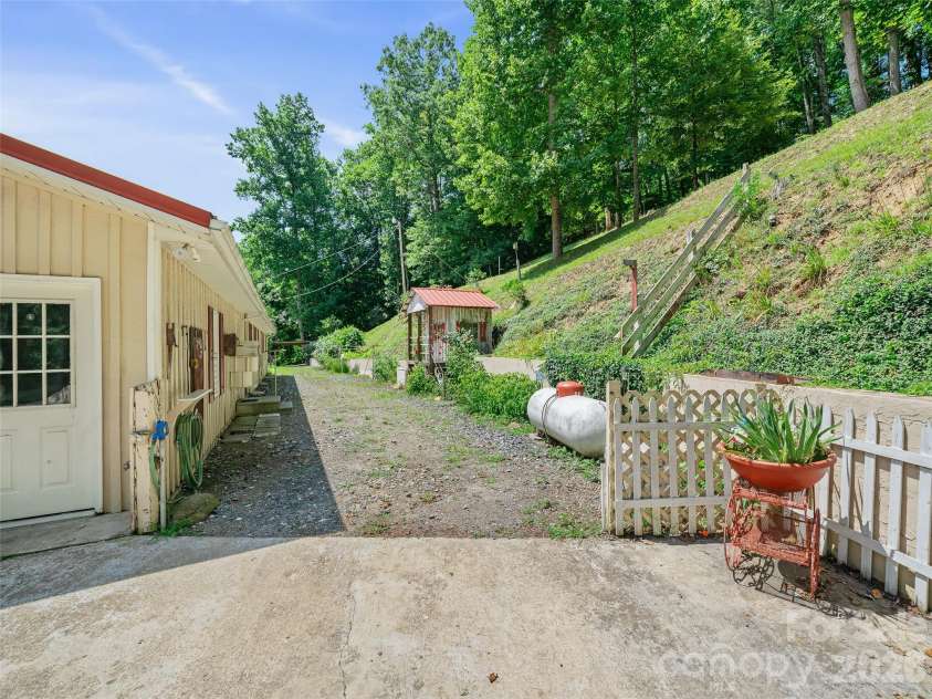 1065 Upper Pig Pen Road, Green Mountain, NC 28740.  MLS# CAR4400545, YatesRealty ID 36895. 