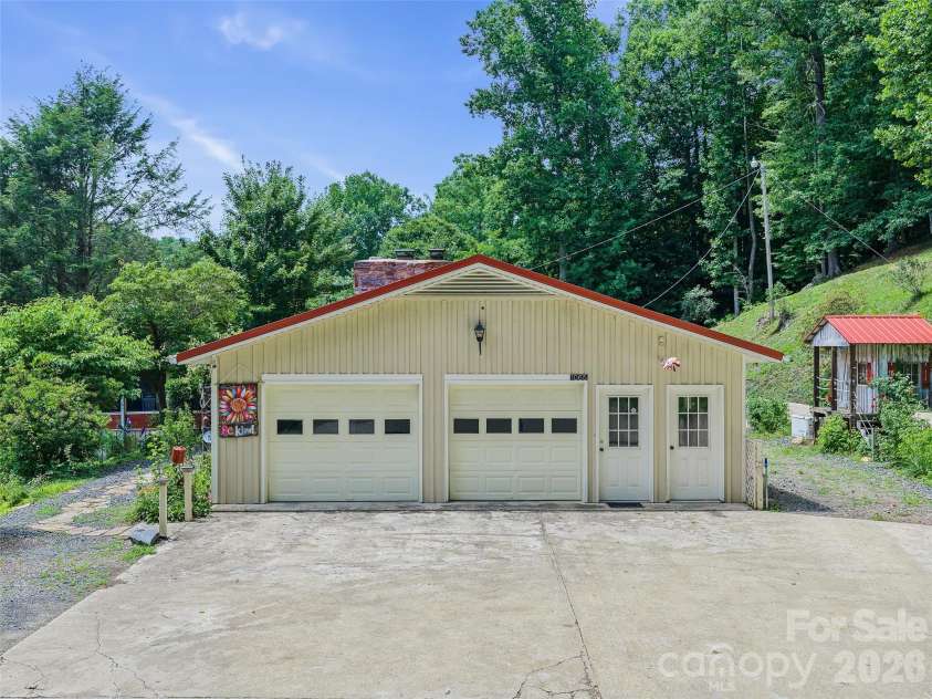 1065 Upper Pig Pen Road, Green Mountain, NC 28740.  MLS# CAR4400545, YatesRealty ID 36895. 