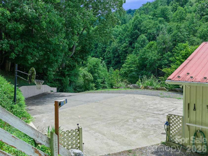 1065 Upper Pig Pen Road, Green Mountain, NC 28740.  MLS# CAR4400545, YatesRealty ID 36895. 