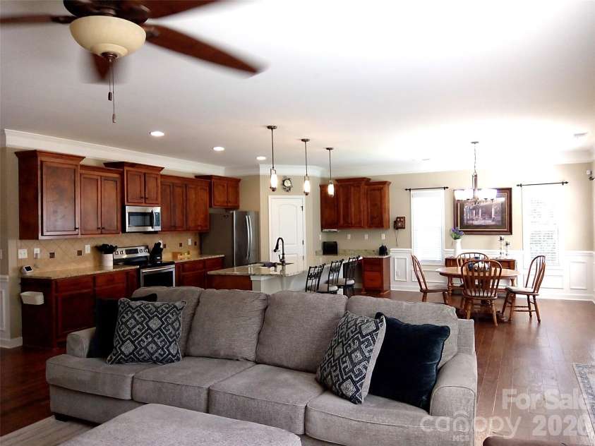 10234 Lakeshore Drive, Lancaster, SC 29720.  MLS# CAR4403898, YatesRealty ID 36897. 