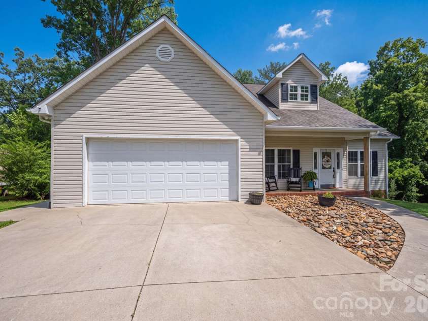 142 Azalea Drive, Connelly Springs, NC 28612.  MLS# CAR4404282, YatesRealty ID 36899. 