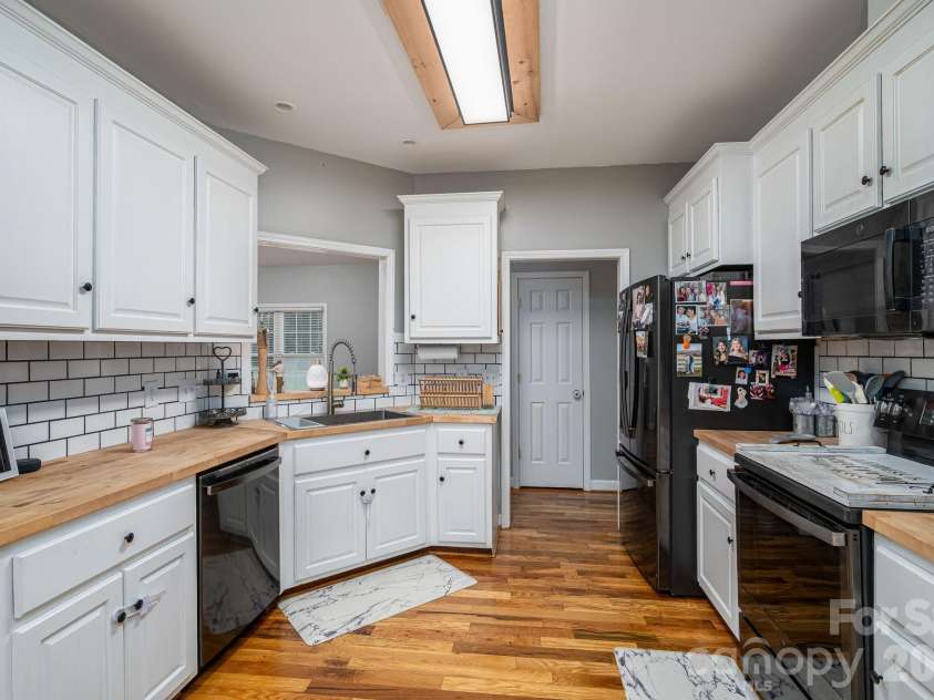 142 Azalea Drive, Connelly Springs, NC 28612.  MLS# CAR4404282, YatesRealty ID 36899. 